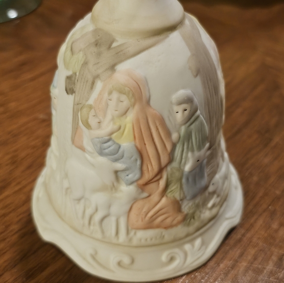 Lefton Nativity Musical Bell 1984 - Picture 2 of 8